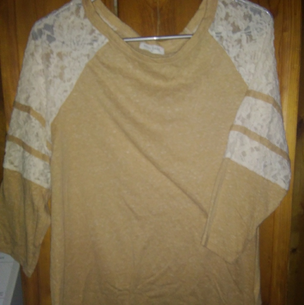 3/4 sleeve top